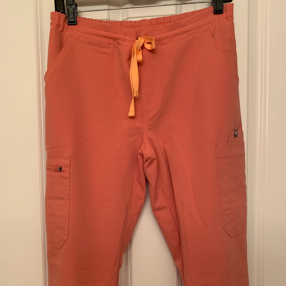 Small Figs Coral Yola scrub pants